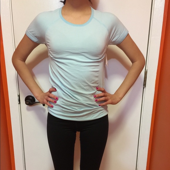 - Victoria’s secret workout mesh top price for each - Picture 4 of 8